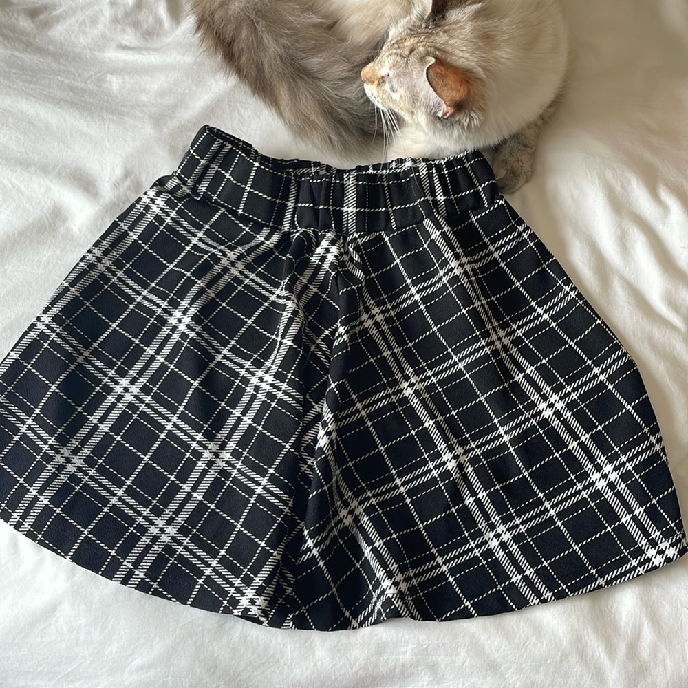 black and white plaid skirt